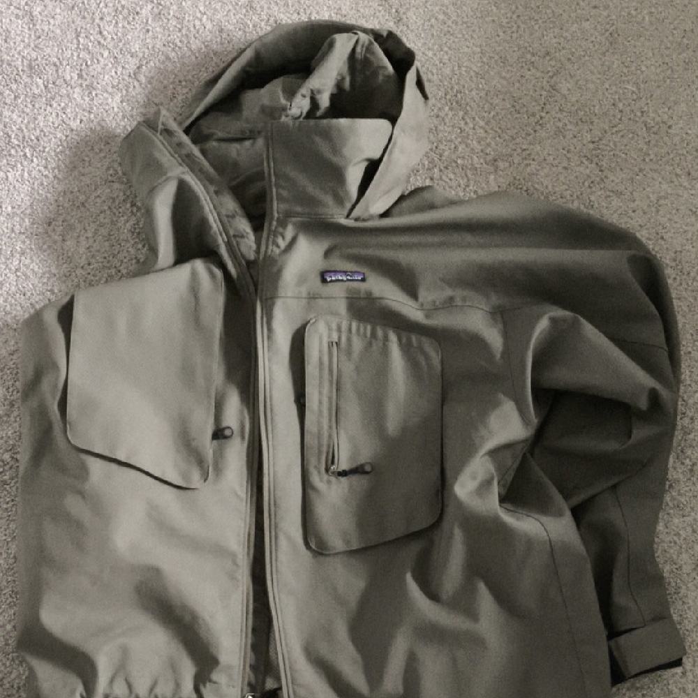 Patagonia Men's Hooded Raincoat - Olive